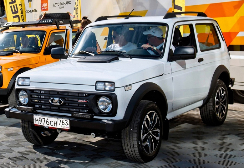 Lada Niva Sport представили главе АвтоВАЗа. Опубликованы живые фото новинки