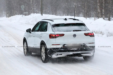 Volkswagen T-Roc 2025 впервые засняли на фото. Это будет последняя новая модель Volkswagen с бензиновыми и дизельными моторами