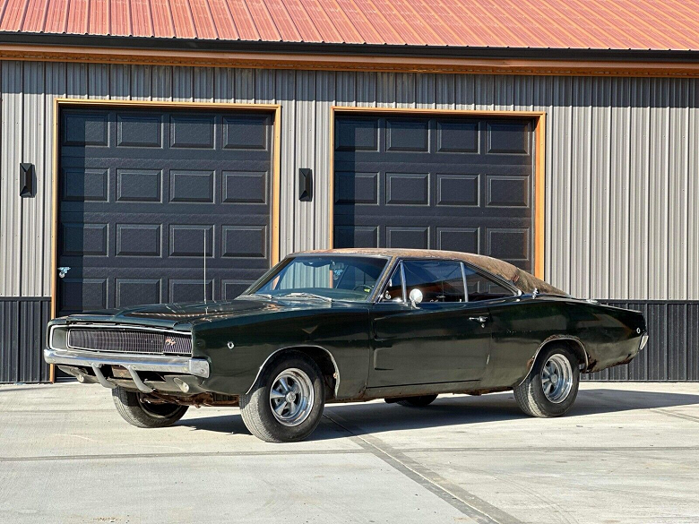 Редкий Dodge Charger, простоявший в гараже 44 года, продали на eBay