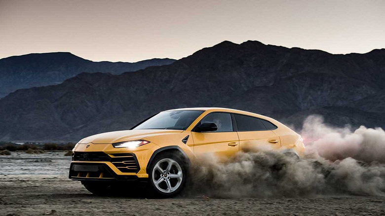 Богатые россияне любят Lamborghini Urus — это самый популярный люксовый автомобиль в России в ноябре