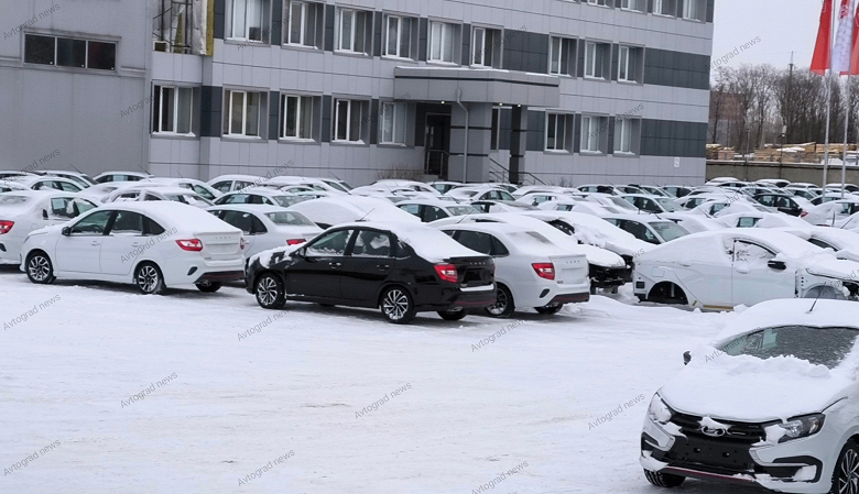 Выпуск новой Lada Vesta Sportline приостановлен: нет кузовов и подушек безопасности