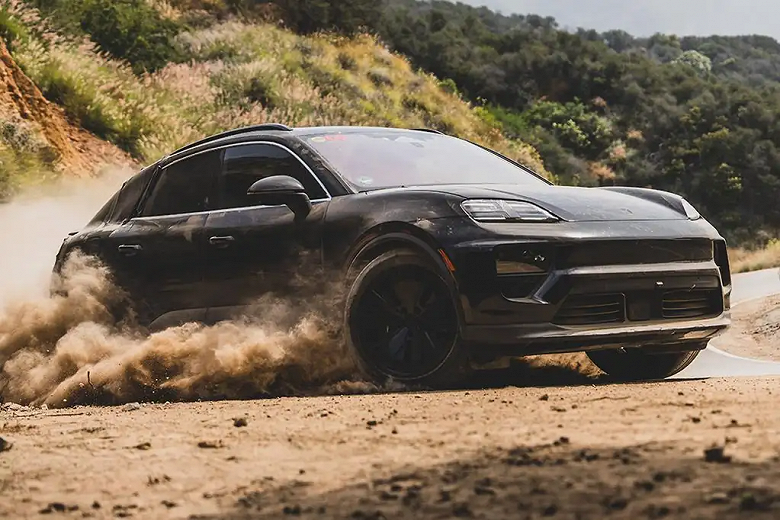 Это новейший Porsche Macan. Автомобиль жёстко тестируют на бездорожье до анонса