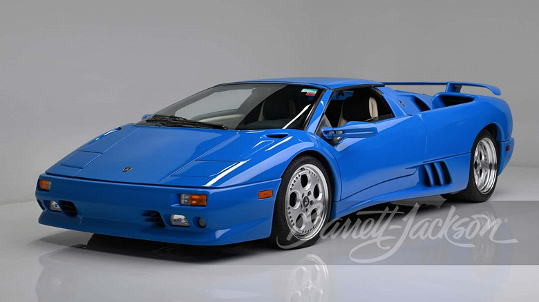 В США за 1,1 млн долларов продали редкий Lamborghini Diablo VT, принадлежавший Дональду Трампу