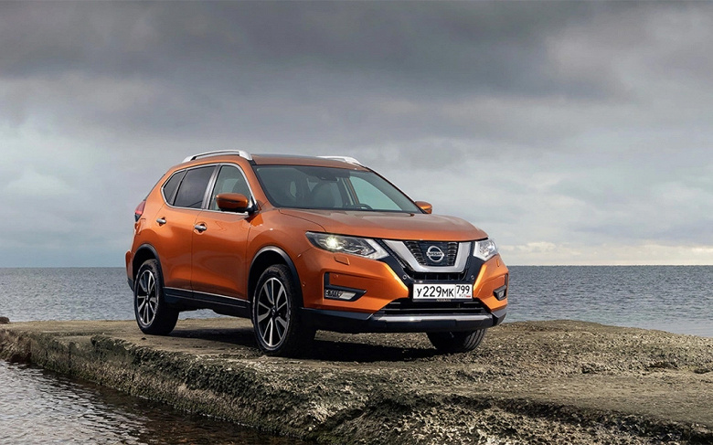 У московского дилера Nissan обнаружились Nissan X-Trail российской сборки. Цена — от 3,25 млн рублей, полноприводный вариант с мотором 2,5 л дороже