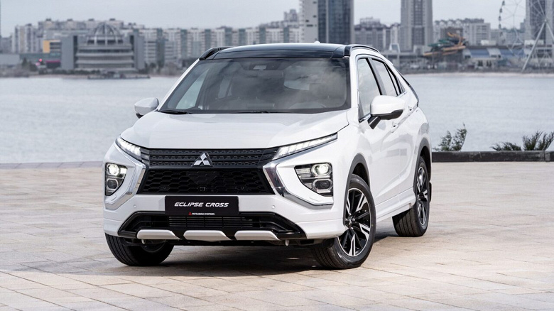 Mitsubishi Eclipse Cross подорожал в России, зато в продаже появились полноприводные версии в топовой комплектации