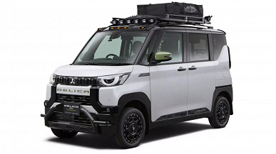 Представлены супервнедорожные Mitsubishi Triton и Delica, а также ещё чуть более внедорожные Delica Mini и Outlander