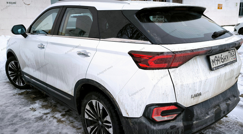 Lada X-Cross 5 уже появились на дорогах