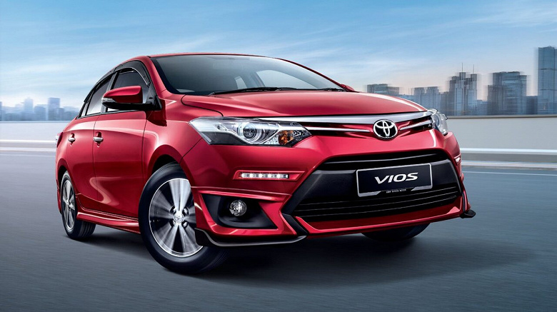 Седан Toyota Vios с надёжным мотором и «автоматом» значительно подешевел в России. Теперь он доступнее Lada Vesta