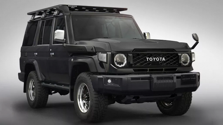 Представлена новая версия Toyota Land Cruiser 70. Она «позирует» вместе с Toyota Land Cruiser (J40)