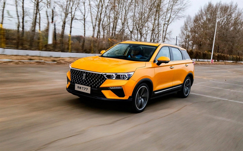 Дилеры продают Omoda C5, Chery Tiggo 7 Pro Max, «Москвич 6» и FAW Bestune T77 дешевле рекомендованных розничных цен. Сколько можно сэкономить?