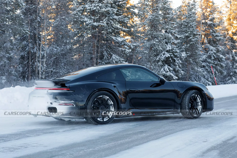 Porsche 911 Turbo 2025-го модельного года показали со всех сторон