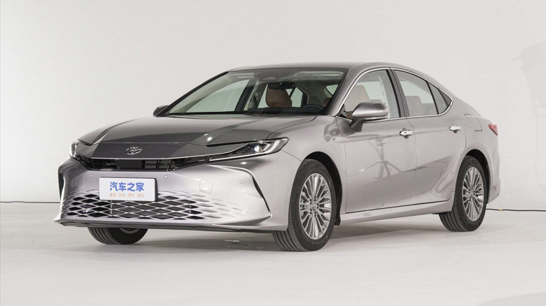 Совершенно новая Toyota Camry (XV80) подешевела в России. Она доступнее и экономичнее Camry предыдущего поколения (XV70)