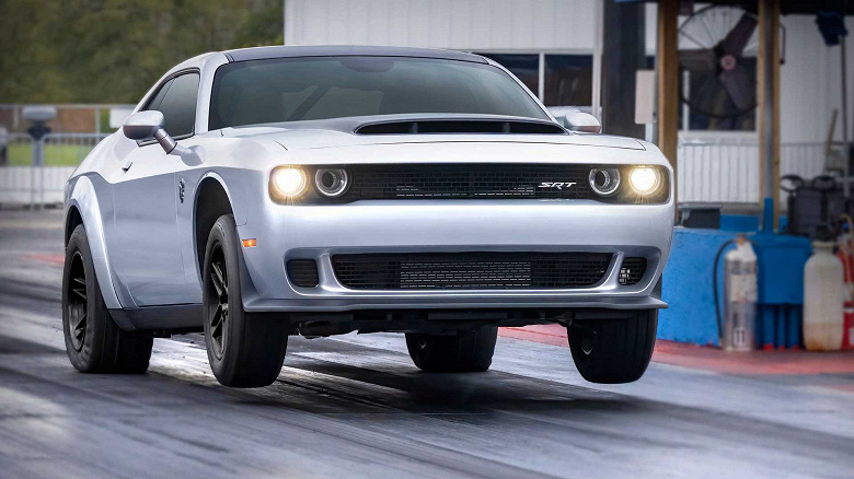 Ушла ещё одна легенда. Прекращен выпуск Dodge Challenger