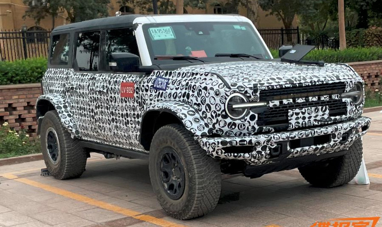 Он потягается с Tank 300, Tank 400, BAIC BJ60 и Fang Cheng Bao Bao 5. Китайский Ford Bronco выйдет весной 2024