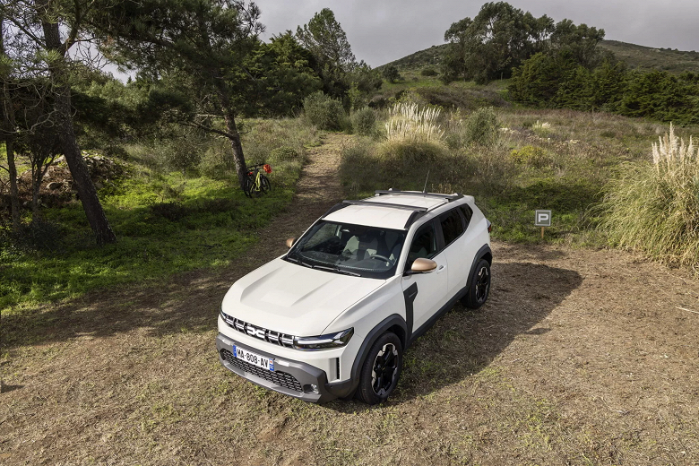 Совершенно новый Dacia Duster 2024: объявлены комплектации и очень привлекательная стартовая цена