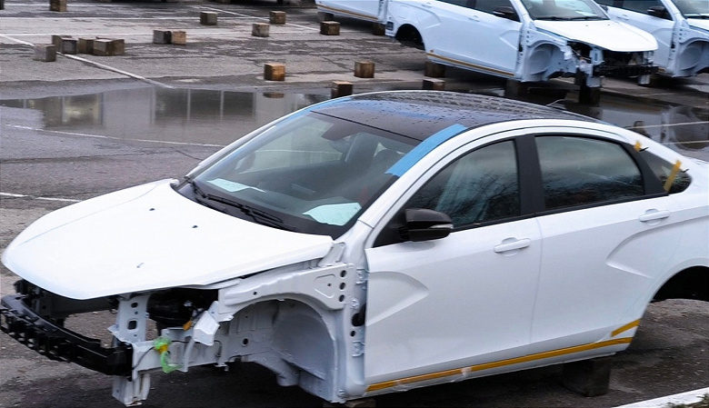 Спортивные Lada Vesta тоже настиг некомплект