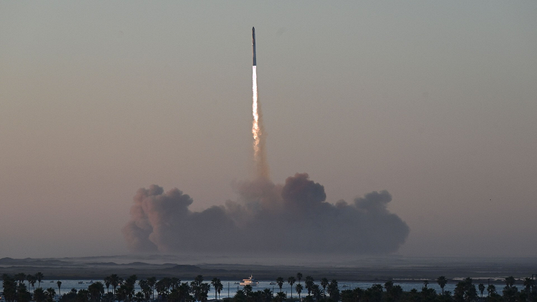 Как это было: второй запуск самой большой в мире ракеты SpaceX Starship на потрясающих фотографиях и видео — от старта до взрыва