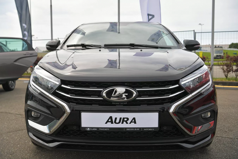 Новейшая предсерийная Lada Aura получила кожу российской выделки и отечественную премиальную аудиосистему