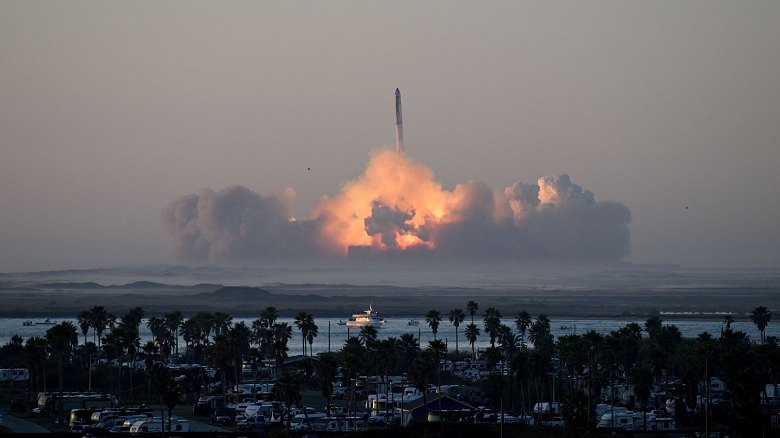 Как это было: второй запуск самой большой в мире ракеты SpaceX Starship на потрясающих фотографиях и видео — от старта до взрыва