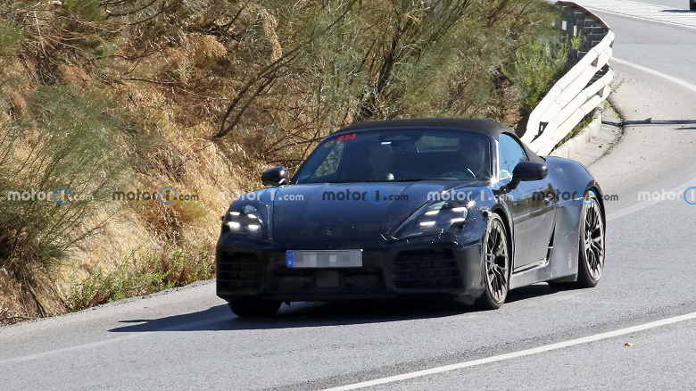 Porsche Boxster 2025 показали со всех сторон