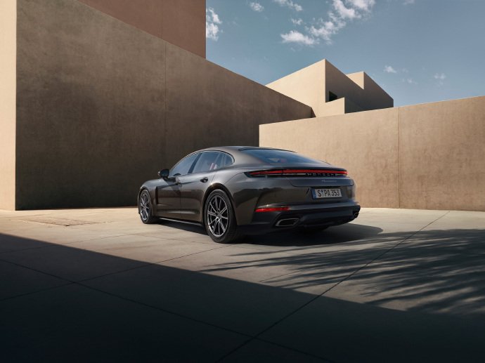 Представлен совершенно новый Porsche Panamera: 4-литровый V8, 680 л.с., 3,2 с до 100 км/ч и управляемые задние колёса