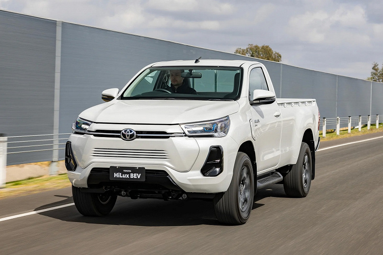 Toyota тайно показала совершенно новый Toyota Hilux. Это будет первый городской пикап Toyota