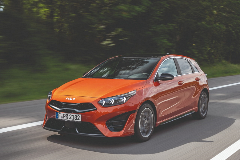 Новые Kia Ceed привезли в Россию: от 2,5 млн рублей