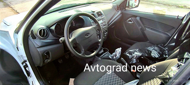 Lada Granta без подушек безопасности и с другим рулём поступают к дилерам