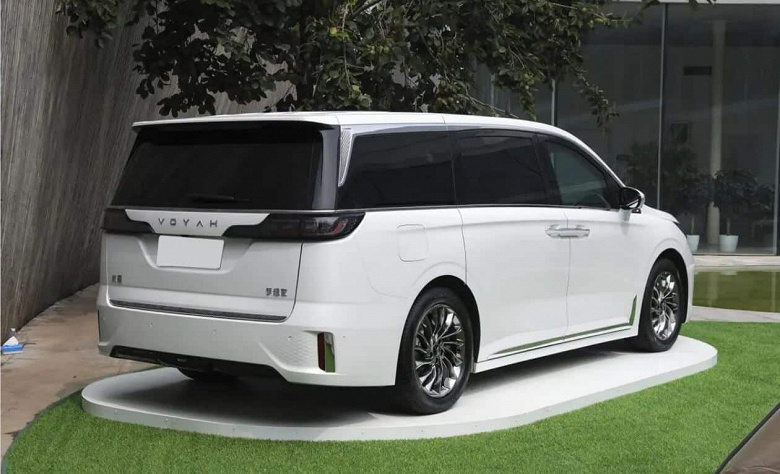 Замена Toyota Alphard оказалась даже дешевле, чем было обещано. Стартовали продажи Voyah Dreamer 2024 в Китае