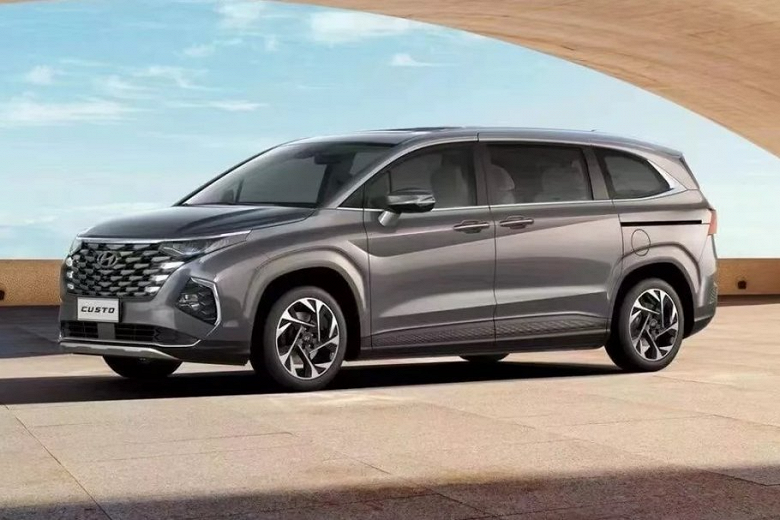 В Россию привезли партию новых Hyundai Custo 2023