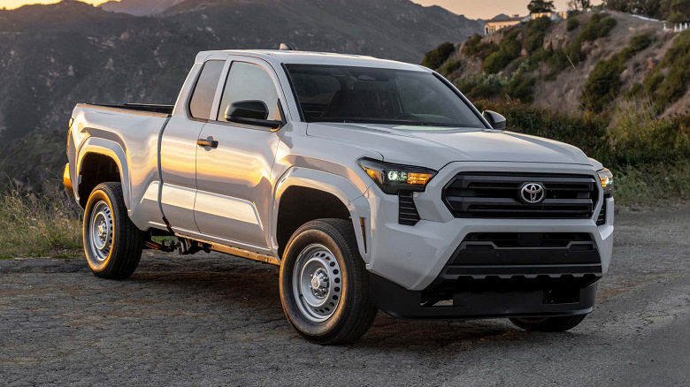 У машины не оказалось даже задних сидений. Странности базовой Toyota Tacoma 2024