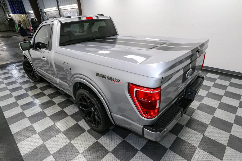 Редкий суперпикап Ford F-150 Shelby Super Snake выставлен на продажу