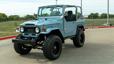 Классический Toyota Land Cruiser FJ40 оснастили 5,7-литровым V8 от Chevrolet, дисковыми тормозами, гидроусилителем и новым салоном, а теперь продают за 10 тыс. долларов