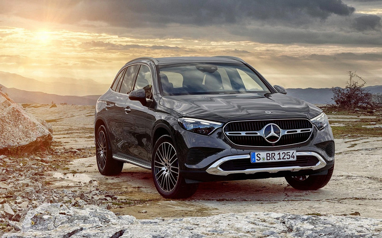 До России добрался новейший Mercedes-Benz GLC 2023: 9-ступенчатый «автомат», полный привод и 2 года дилерской гарантии