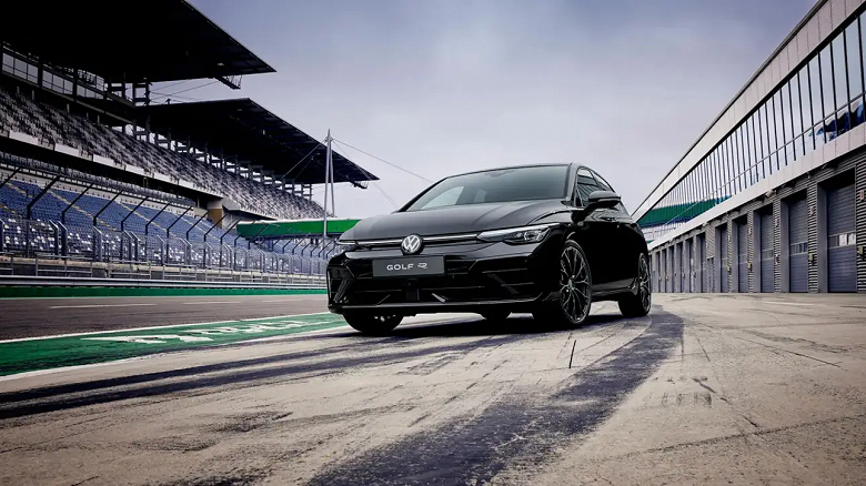 Самый быстрый Volkswagen в мире, новый Golf R, уже доступен для заказа