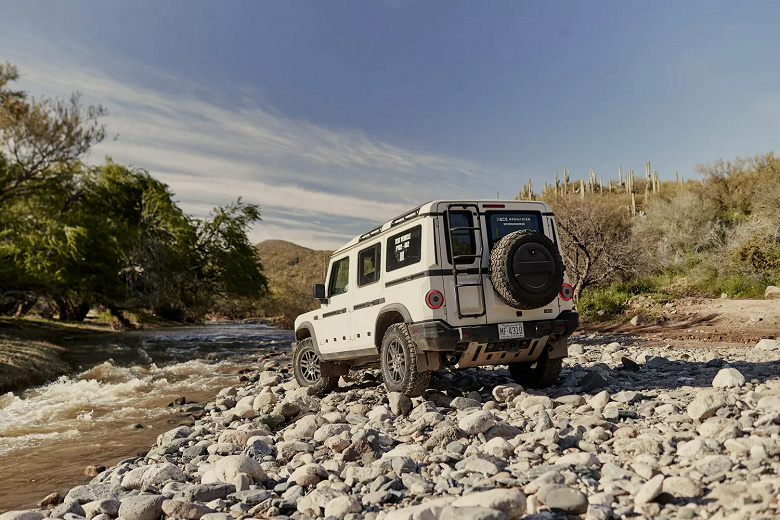 Заменитель Land Rover Defender подешевел в России. Ineos Grenadier 2024 Fieldmaster стал доступнее сразу на 4 млн рублей