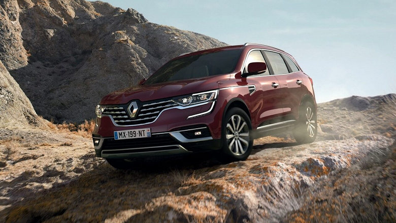 Официальные Renault Koleos в России закончились, но можно купить «параллельный». Цена полноприводного кроссовера — 3,4 млн рублей