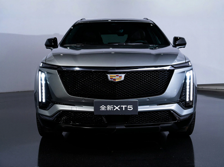 Представлен Cadillac XT5 2025 с 33-дюймовым 9K-экраном