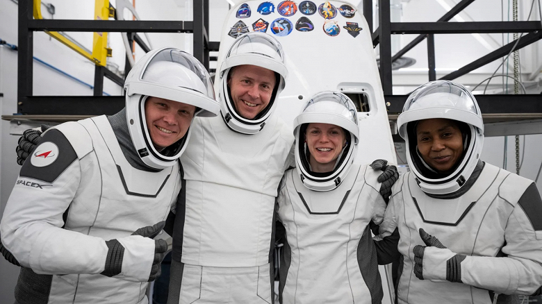 SpaceX и NASA отложили запуск экипажа Crew-9 с Александром Горбуновым на МКС из-за проблем с Boeing Starliner