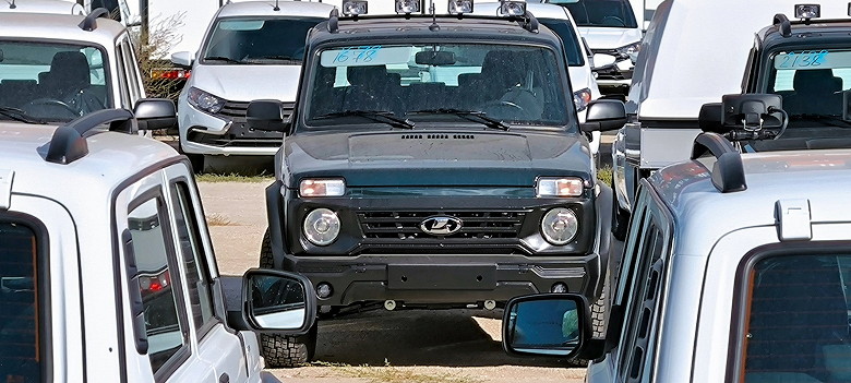 Начался выпуск обновлённых Lada Niva Bronto. Машины показали вживую