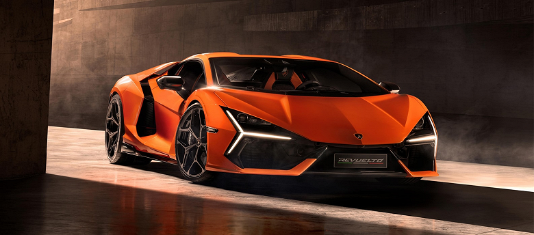 Новейший Lamborghini Revuelto подешевел в России почти на 7 млн рублей всего за четыре месяца