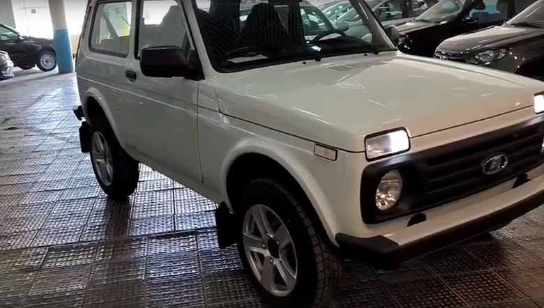 «Ничего революционного». Модернизированные Lada Niva Legend показали внутри и снаружи