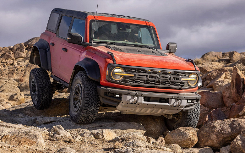 Дилер привез в Россию экстремальную версию Ford Bronco. Внедорожник стоит как квартира в Москве