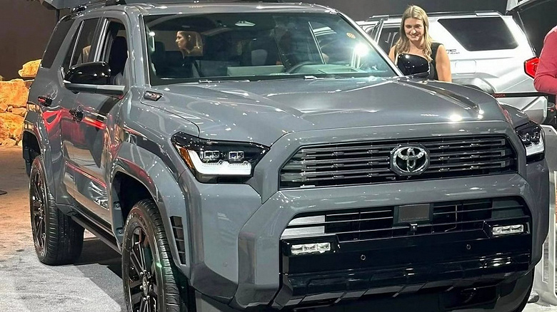 Представлена совершенно новая Toyota 4Runner. В топовой версии внедорожника мотор от нового Land Cruiser Prado 250