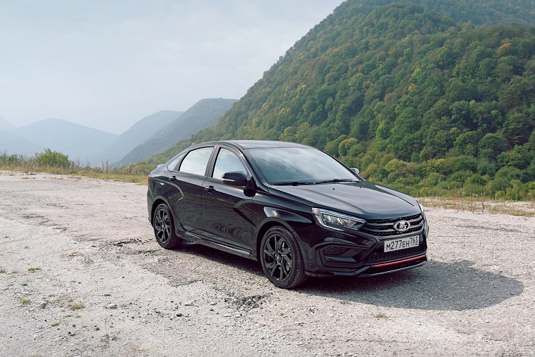 На самую дорогую Lada Vesta начали устанавливать более мощный 145-сильный мотор