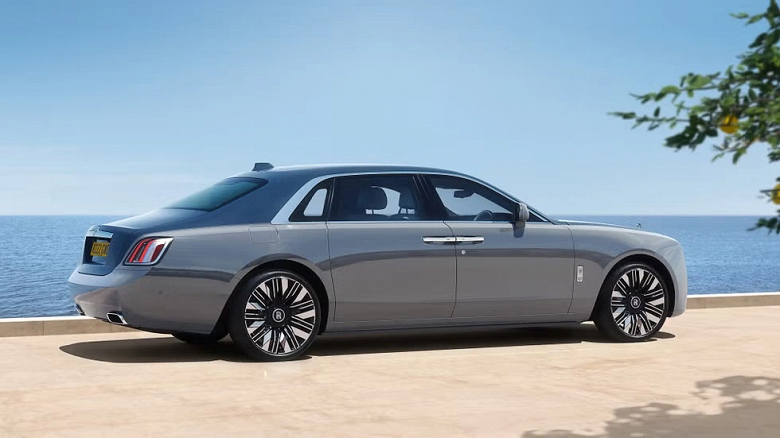 Представлен Rolls-Royce Ghost Series II 2025