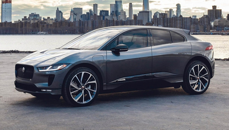 Jaguar выкупила у владельцев I-Pace тысячи неисправных машин из-за риска возгорания